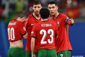 今年会app-捷克后卫打破僵局，帮助球队连胜(捷克后卫打破僵局,帮助球队连胜的是谁)