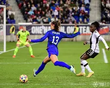 包含女足比赛球员受邀参加明星慈善赛,为公益助力的词条 包含女足比赛球员受邀参加明星慈善赛,为公益助力的词条