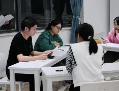 关于尤文图斯小组赛表现不佳，备受球迷质疑的信息