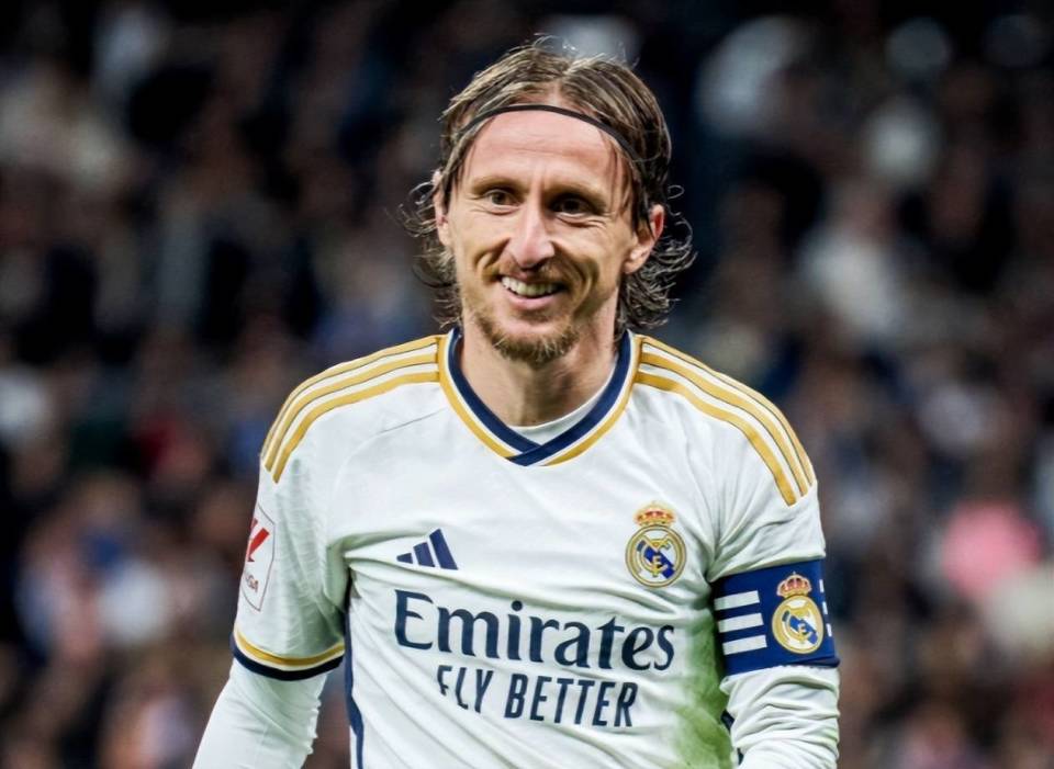 克罗地亚队召回老将莫德里奇，备战瑞典