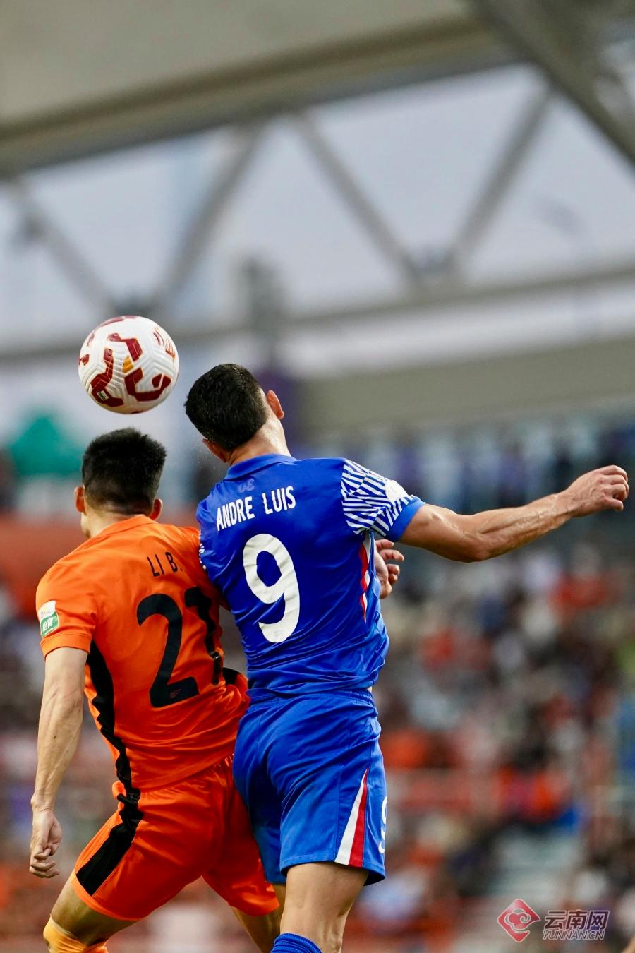 包含上海申花遭遇国安反击，最终平局的词条